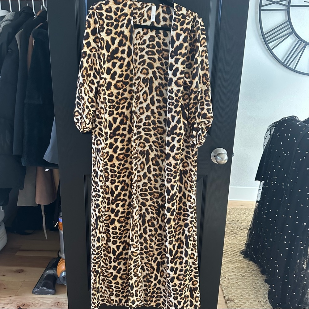 Leopard floor length duster size medium